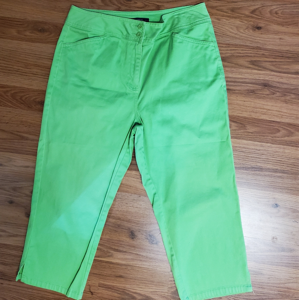 Bill Blass Capris